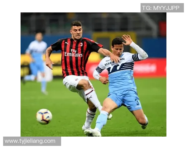 米兰与佛罗伦萨队激战正酣谁能在意甲赛场笑到最后